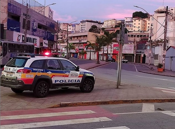 loja-boticario-e-assaltada-na-avenida-joao-pinheiro