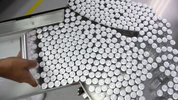 fiocruz-recebe-hoje-insumos-para-produzir-mais-12-milhoes-de-vacinas