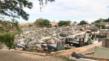 prefeitura-vai-vacinar-coveiros-nesta-quinta-feira