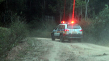 homem-e-suspeito-de-matar-a-esposa-que-carregava-a-filha-no-colo