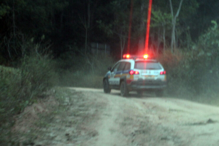 homem-e-suspeito-de-matar-a-esposa-que-carregava-a-filha-no-colo