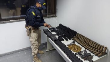 prf-apreende-pistolas-revolveres-e-fuzis-em-minas-gerais