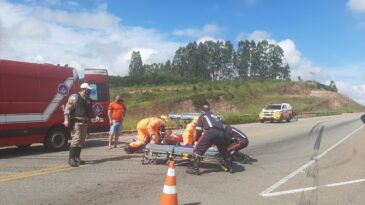 mulher-e-socorrida-em-estado-grave-apos-acidente-na-mg-129-em-itabira