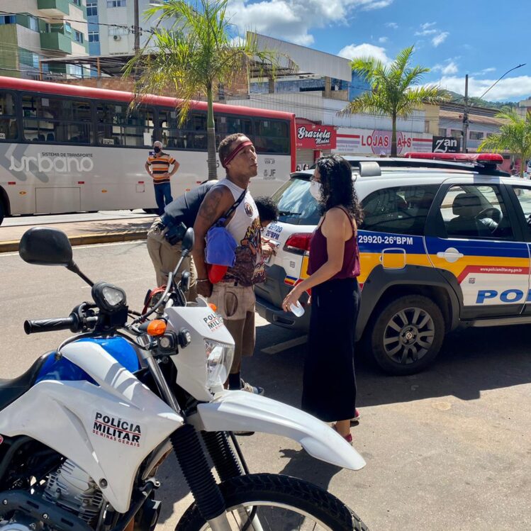 palhaco-e-preso-por-danificar-caminhao-da-itaurb-no-centro