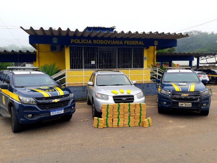 prf-apreende-70-quilos-de-maconha-e-tres-quilos-de-cocaina-em-muriae