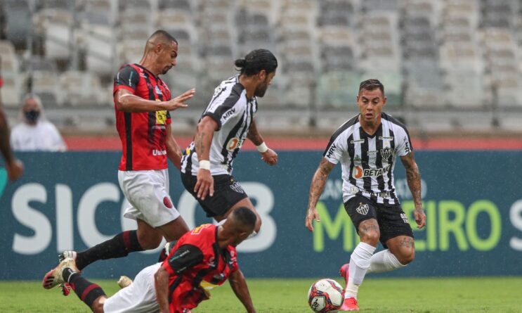 atletico-vence-pouso-alegre-e-permanece-na-ponta-do-mineiro