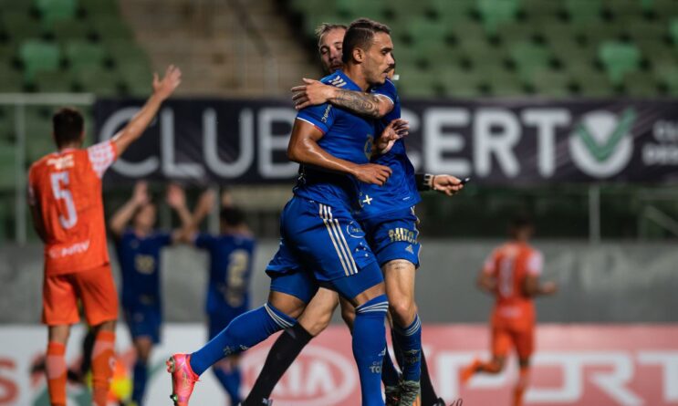 cruzeiro-entra-no-g4-do-campeonato-mineiro-ao-derrotar-coimbra