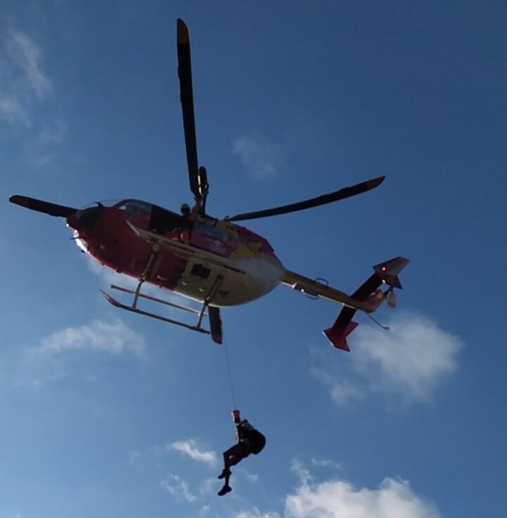 dupla-se-perde-em-trilha-e-e-resgata-de-helicoptero