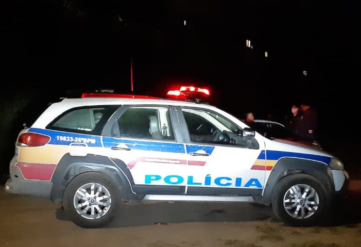 homem-e-preso-apos-atirar-contra-veiculo-na-avenida-mauro-ribeiro