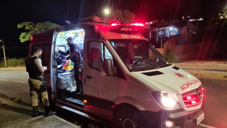 homem-e-socorrido-pela-pm-apos-ser-baleado-no-sao-bento