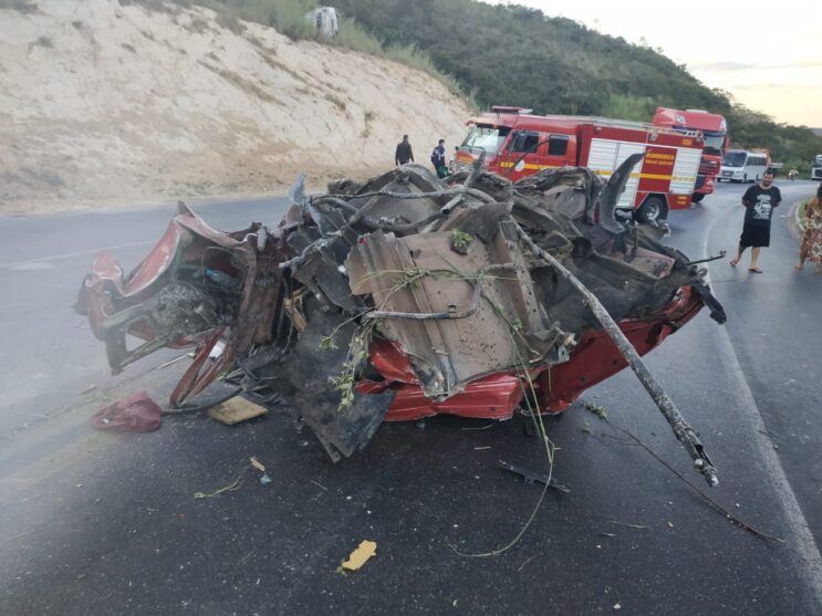 motorista-morre-em-acidente-com-carreta-na-br-251-em-minas