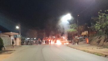 moradores-voltam-a-bloquear-rodovia-por-falta-de-agua-no-barreiro