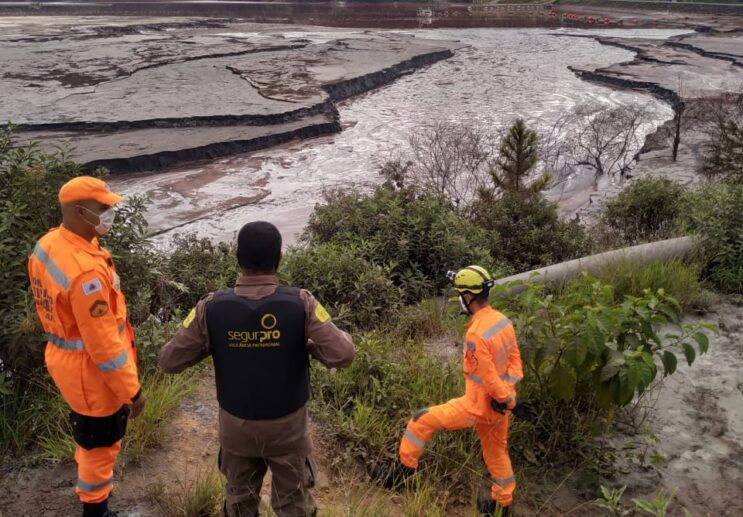 bombeiros-entram-no-3o-dia-de-buscas-na-area-de-rejeito-da-vale