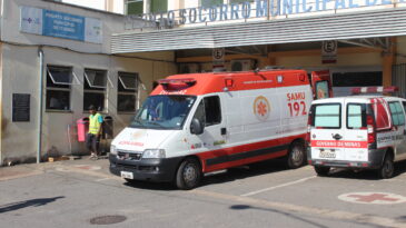 mulher-fica-ferida-ao-ser-atropelada-por-carro-na-avenida-joao-pinheiro