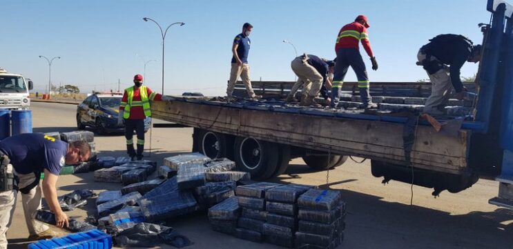prf-apreende-18-tonelada-de-maconha-na-br-262-em-minas