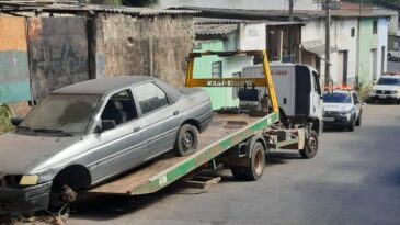 veiculos-abandonados-sao-encaminhados-para-patio-do-detran-em-itabira