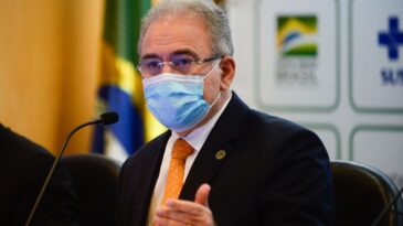 covid-19-saude-suspende-vacinacao-de-gestantes-com-astrazeneca