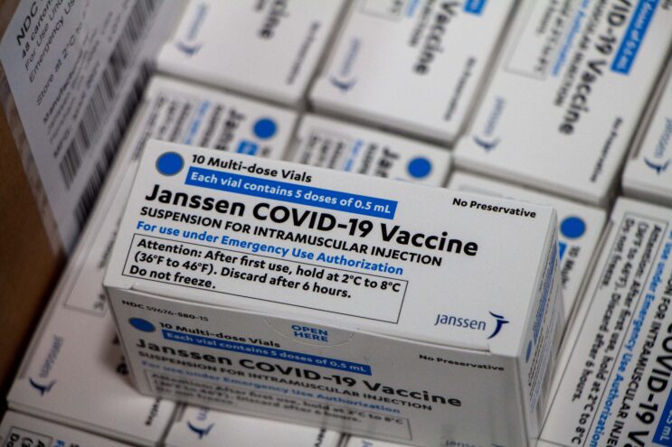 mais-942-mil-doses-da-vacina-da-janssen-chegam-ao-brasil