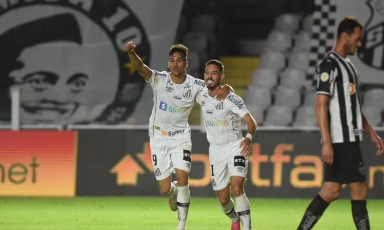 brasileiro-santos-vence-atletico-mg-por-2-a-0-na-vila-belmiro