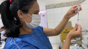 itabira-vacina-grupos-da-educacao-gravidas-e-puerperas-sem-comorbidades-e-pessoas-com-ate-54-anos