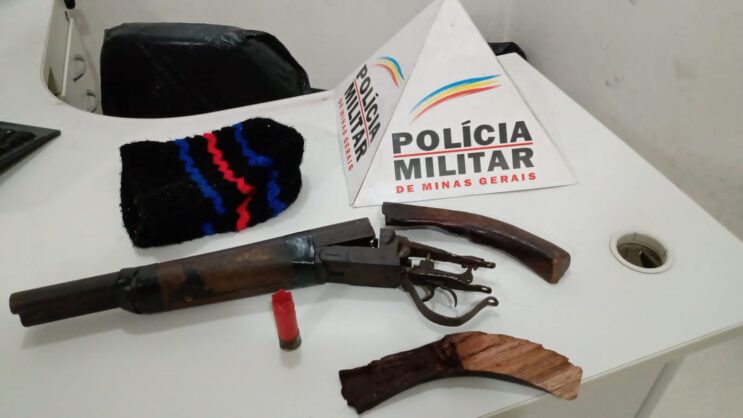 comerciante-reage-e-toma-arma-de-assaltante-no-fenix