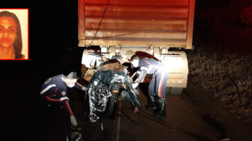 mulher-morre-ao-bater-com-moto-na-traseira-de-carreta-em-itabira