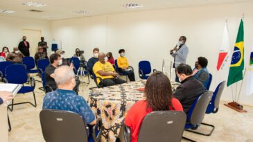 prefeito-sanciona-lei-que-garante-cota-de-20-para-negros-no-servico-publico