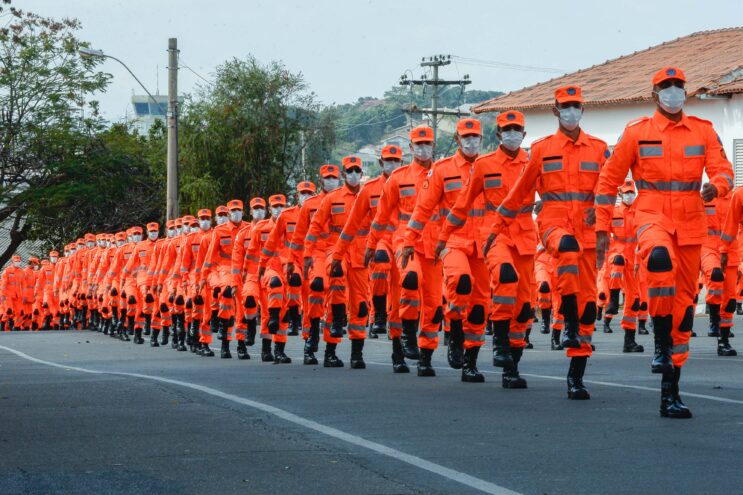 corpo-de-bombeiros-militar-forma-500-novos-soldados