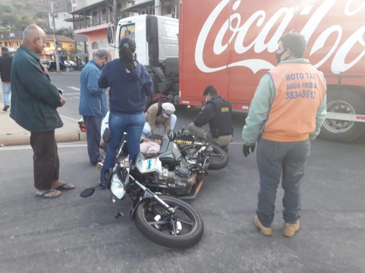 mulher-fica-ferida-em-acidente-no-bairro-gabiroba-2