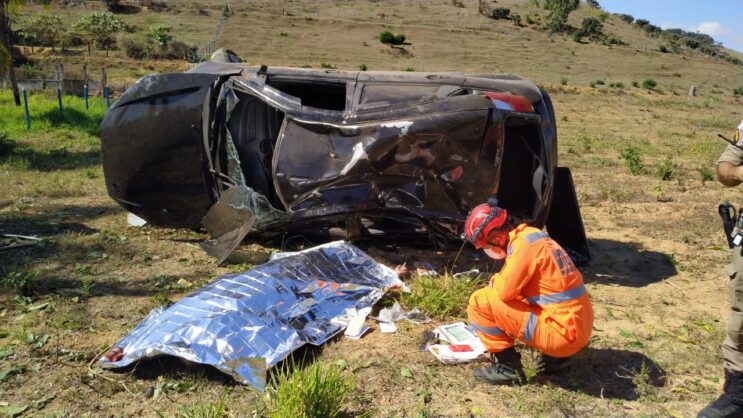 motorista-morre-em-capotamento-na-mg-265-em-muriae