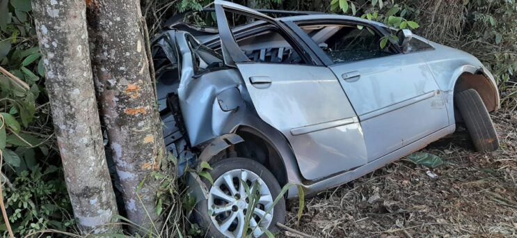 motorista-e-socorrido-apos-acidente-na-mg-434-nos-bambas