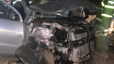 transformador-cai-de-caminhao-e-causa-acidente-grave-na-br-381