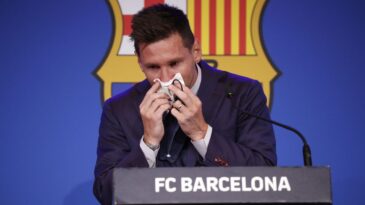 messi-se-despede-do-barcelona-e-diz-que-negocia-com-psg