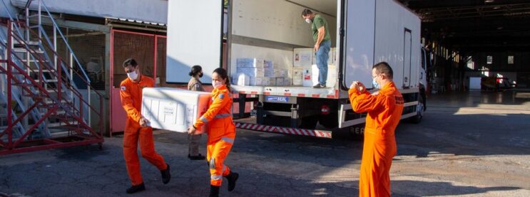 minas-gerais-entrega-43a-remessa-de-vacinas-as-regionais-de-saude
