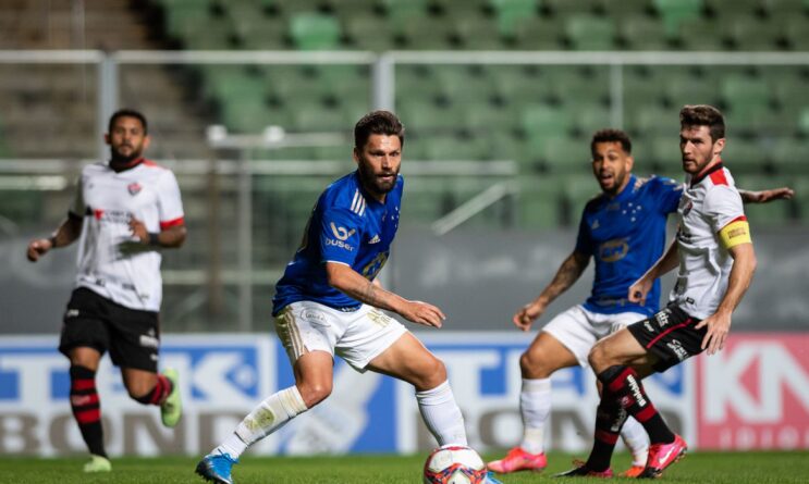 cruzeiro-e-vitoria-empatam-em-confronto-direto-contra-o-z4-da-serie-b