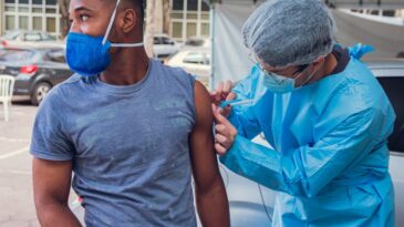 itabira-amplia-vacinacao-contra-covid-19-para-jovens-de-24-e-23-anos