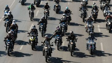 presidente-faz-passeio-de-moto-neste-domingo-de-dia-dos-pais