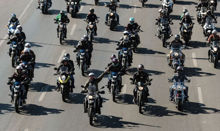 presidente-faz-passeio-de-moto-neste-domingo-de-dia-dos-pais