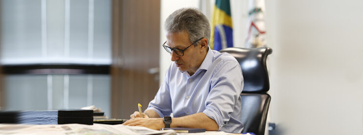 governo-de-minas-anuncia-pagamento-de-ferias-premio