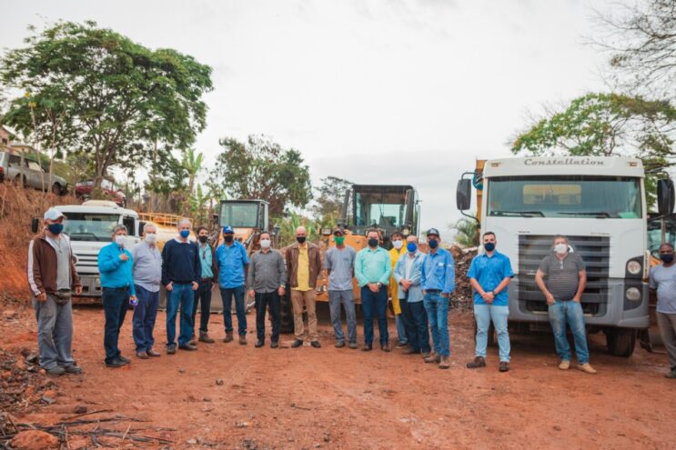 prefeito-autoriza-inicio-de-asfaltamento-de-ruas-no-distrito-de-ipoema