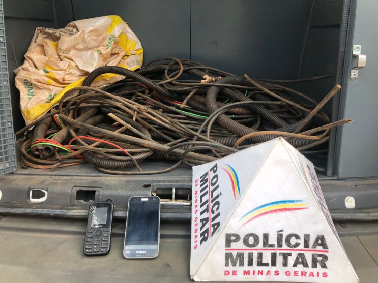 dupla-e-presa-suspeita-de-furtar-cabos-de-cobre-em-itabira