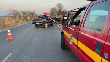 duas-pessoas-morrem-em-acidente-grave-na-mg-401