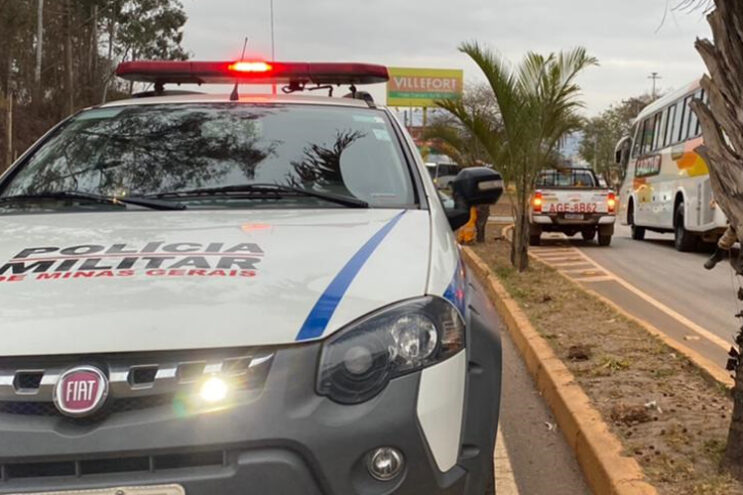 acidente-deixa-feridos-e-causa-congestionamento-no-areao
