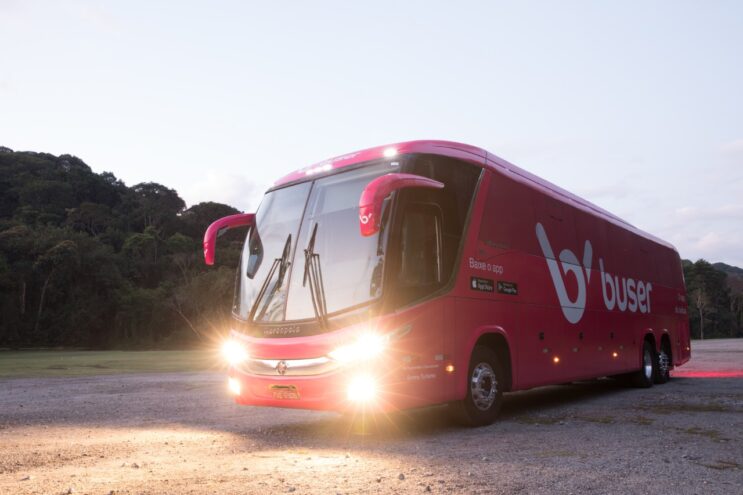 zema-decide-vetar-projeto-que-regulariza-transporte-fretado-em-minas