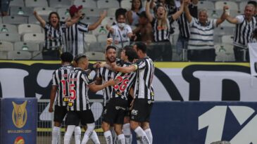 atletico-mg-vence-santos-de-virada-e-mantem-vantagem-no-brasileiro