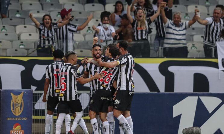 atletico-mg-vence-santos-de-virada-e-mantem-vantagem-no-brasileiro