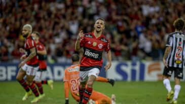 brasileiro-flamengo-vence-atletico-e-mantem-sonho-pelo-titulo