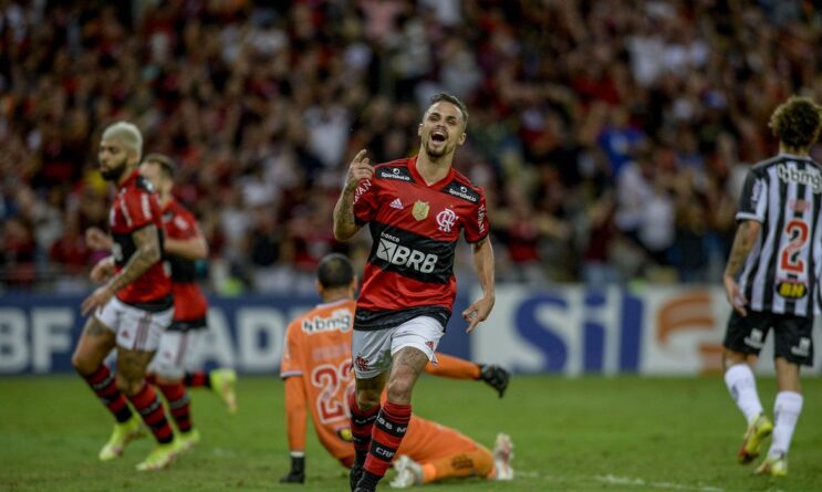 brasileiro-flamengo-vence-atletico-e-mantem-sonho-pelo-titulo