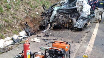 casal-morre-preso-as-ferragens-em-colisao-frontal-na-br-267