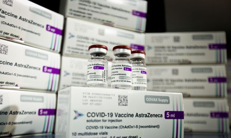 covid-19-vacina-doada-pelos-estados-unidos-chegou-hoje-ao-brasil